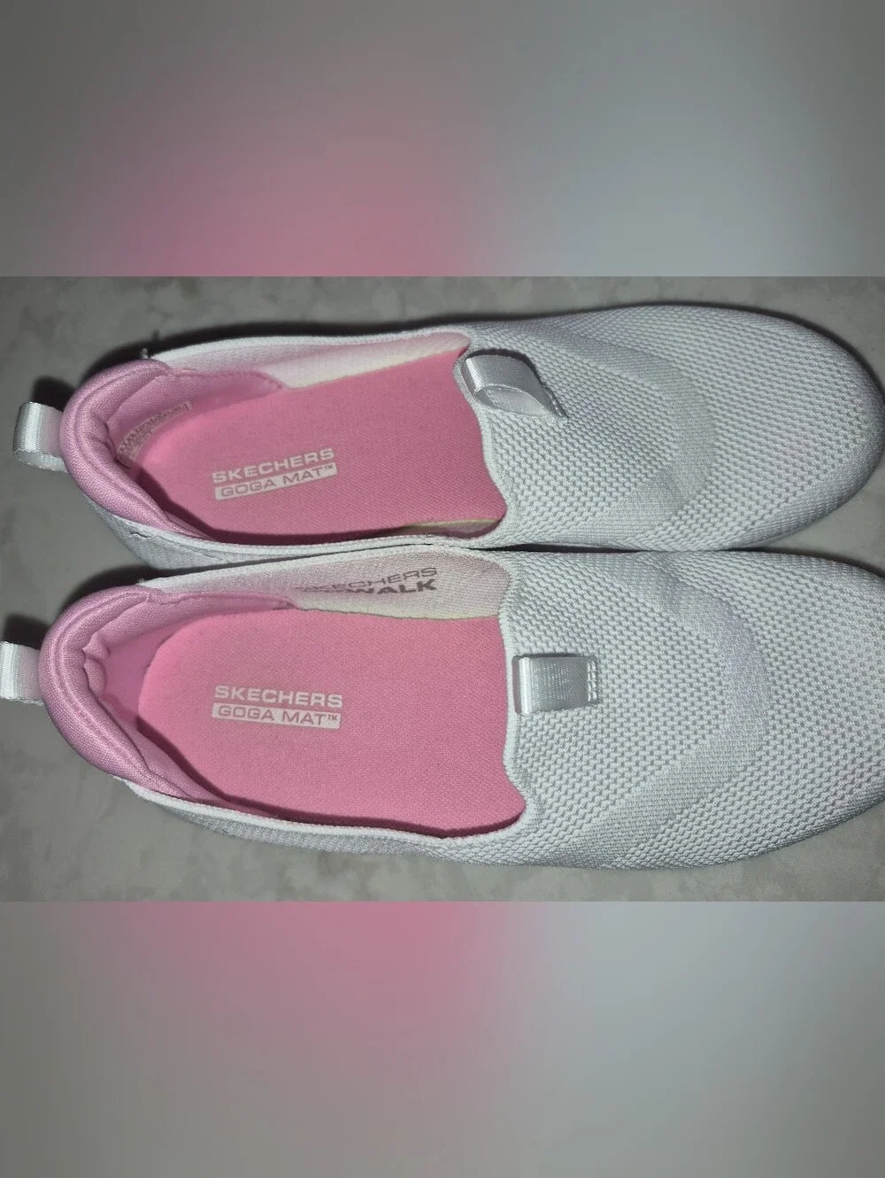 Skechers Go Walk slip-on walking shoes, Excellent Condition! Size 7.5